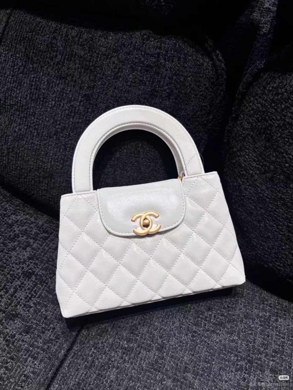 Classic CHANEL   bag: A Stylish and Versatile Choice for Elegance
